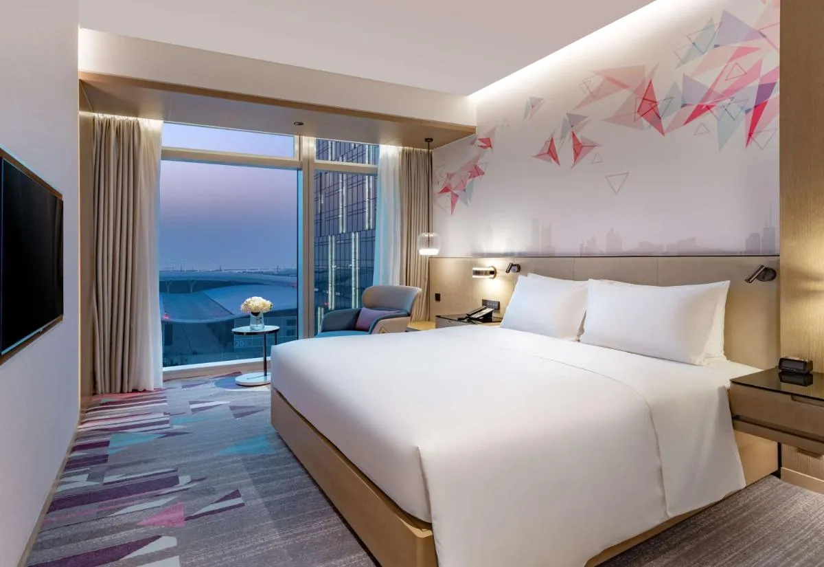 Image 1 of Hilton Garden Inn Shenzhen World Exhibition & Convention Center