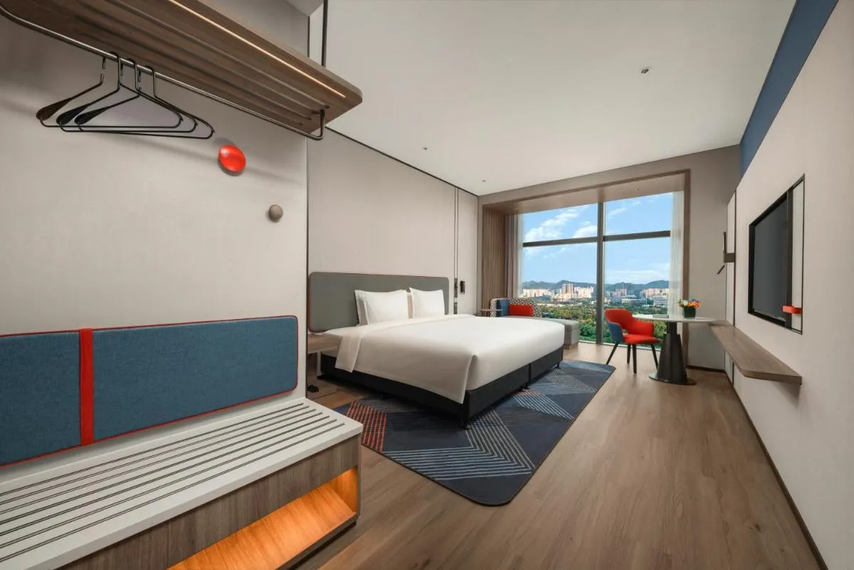 Image 3 of Holiday Inn Express Shenzhen Futian Center, an IHG Hotel