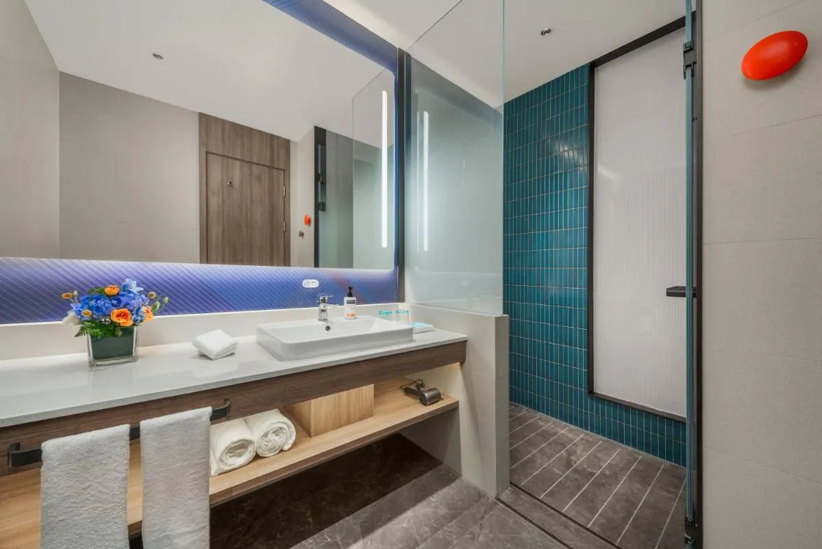 Image 1 of Holiday Inn Express Shenzhen Futian Center, an IHG Hotel