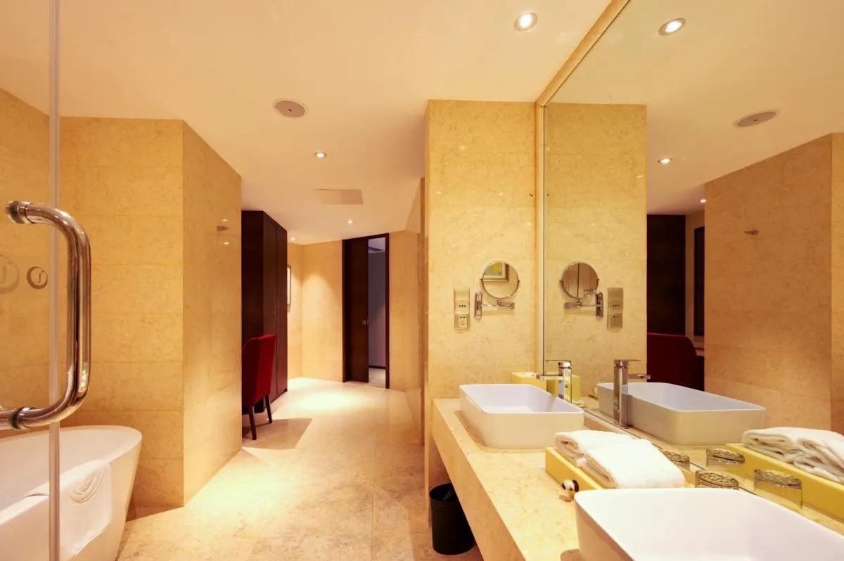 Image 2 of Lia Charlton Hotel Shenzhen