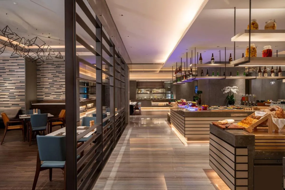 Image 4 of Renaissance Shenzhen Luohu Hotel