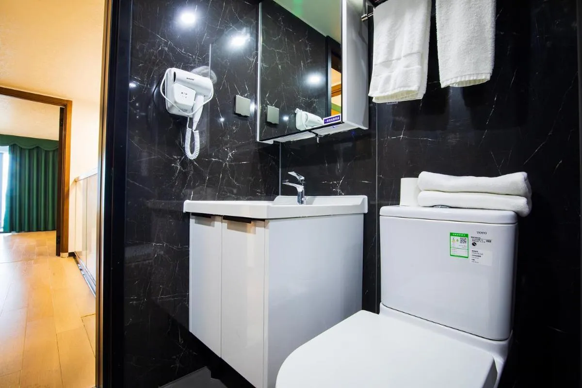 Image 2 of Shenzhen Fashion LOFT Apartment