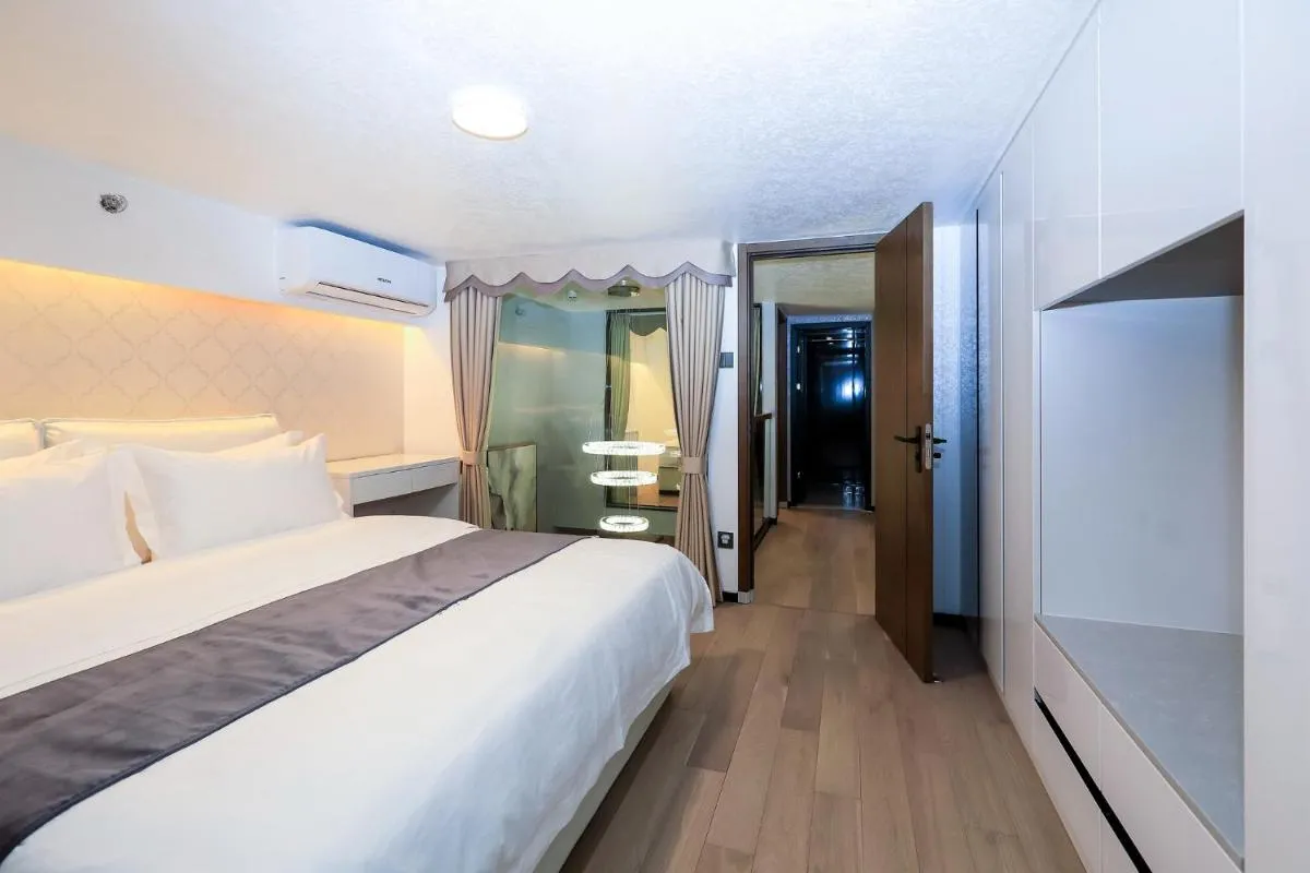 Image 1 of Shenzhen Fashion LOFT Apartment