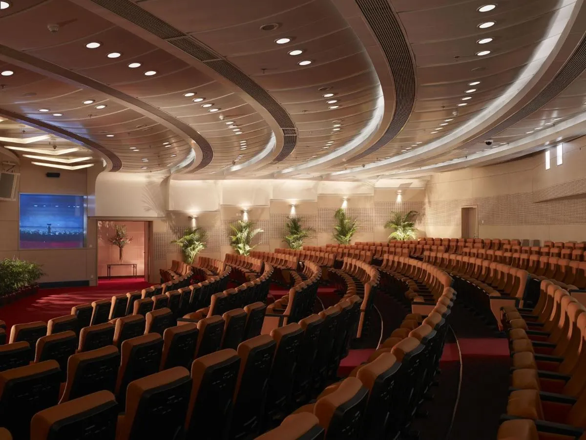 Image 2 of Shenzhen Futian Crowne Plaza Hotel,Near by Futian Station and Coco Park, Outdoor Heated Pool