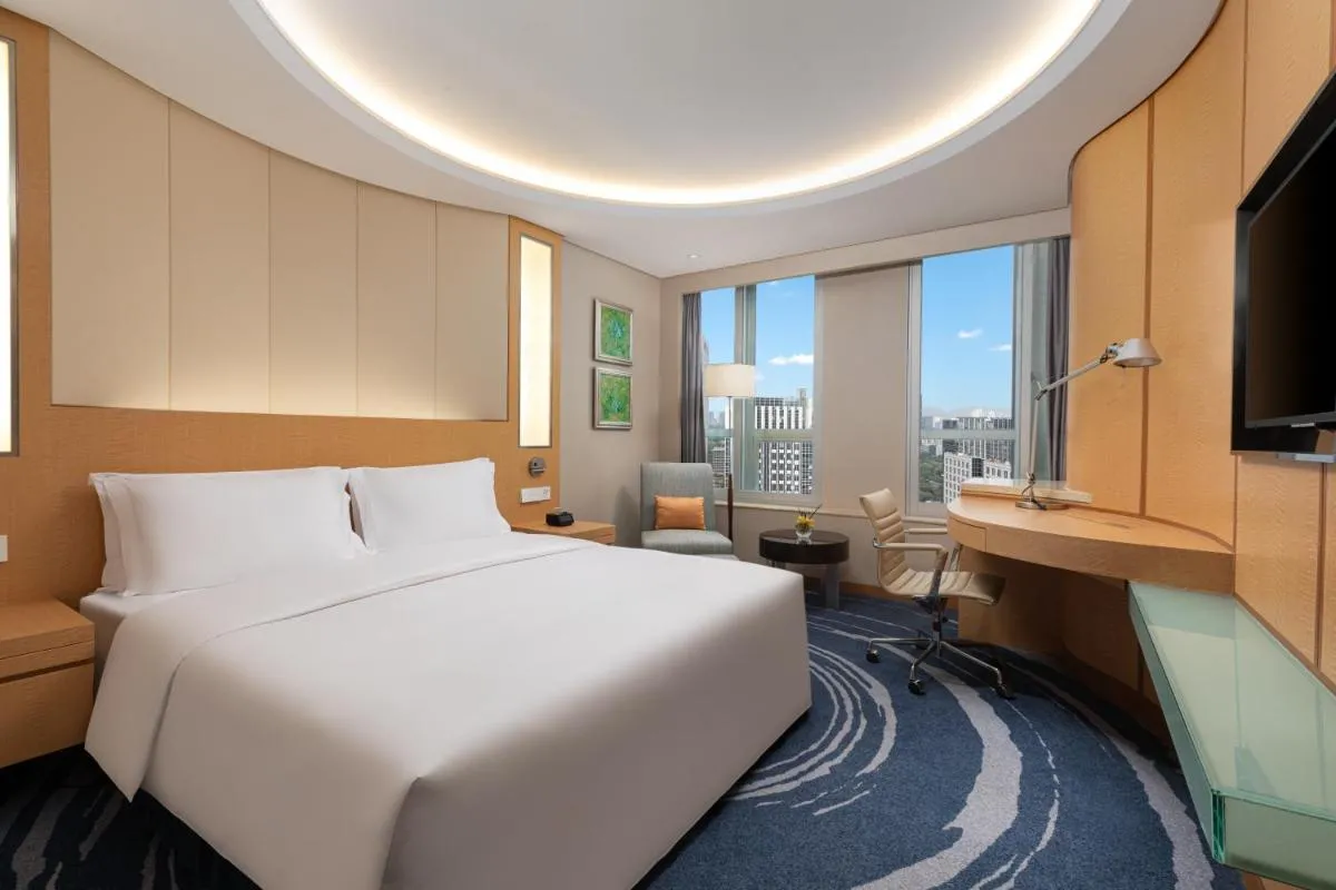 Image 5 of Shenzhen Futian Crowne Plaza Hotel,Near by Futian Station and Coco Park, Outdoor Heated Pool