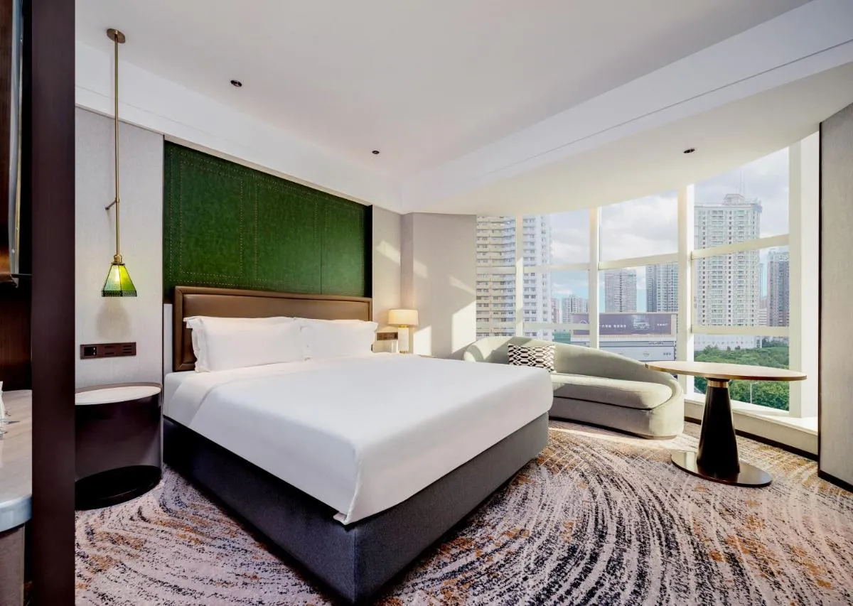 Image 1 of Shenzhen Shanghai Hotel -Complimentary Mini Bar and Late Check Out
