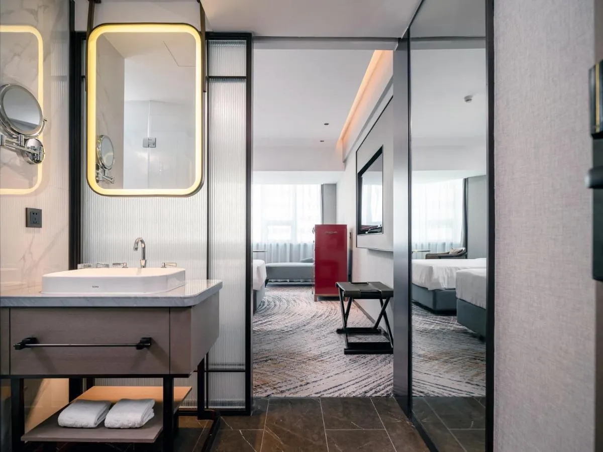 Image 2 of Shenzhen Shanghai Hotel -Complimentary Mini Bar and Late Check Out