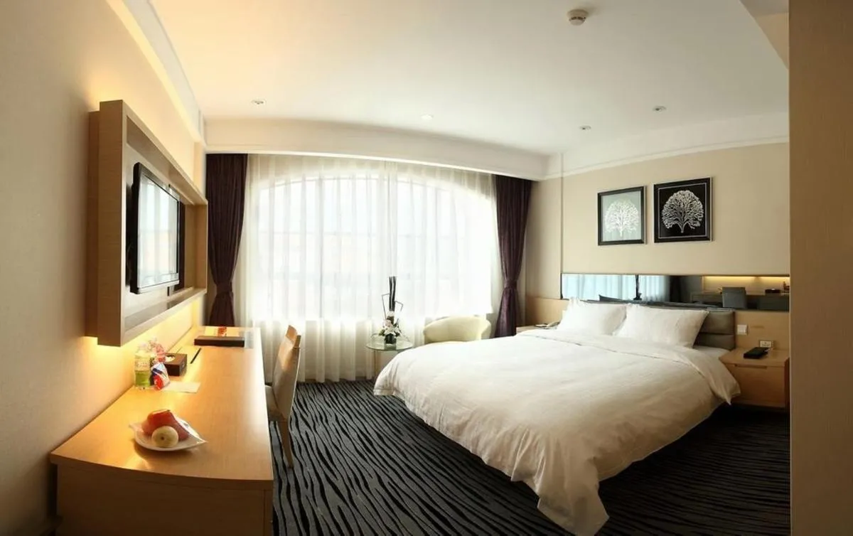 Image 1 of Shenzhen Shekou Honlux Apartment (Sea World)