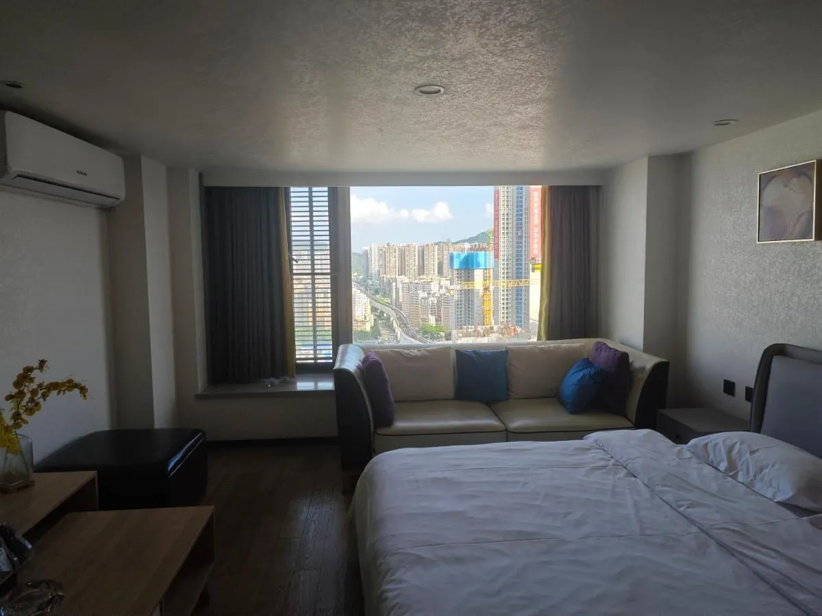 Image 1 of Xinghe Times Apartment – Shenzhen North Railway Station