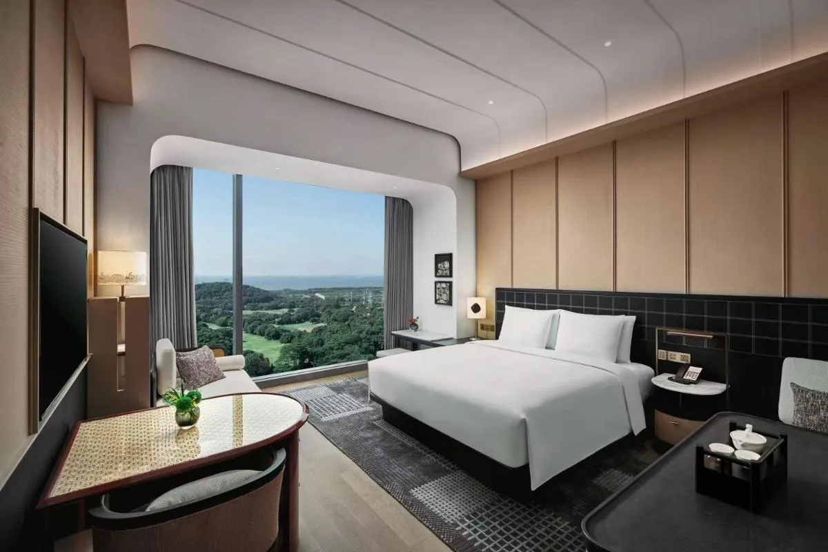 Image 2 of HUALUXE Shenzhen Bao’an, an IHG Hotel
