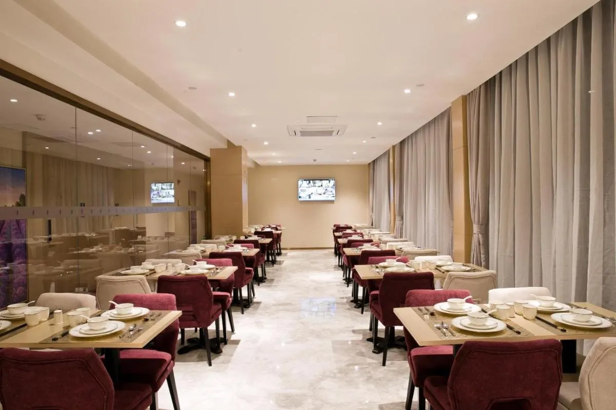 Image 2 of Lavande Hotels·Shenzhen North Railway Station Longhua Yicheng Center