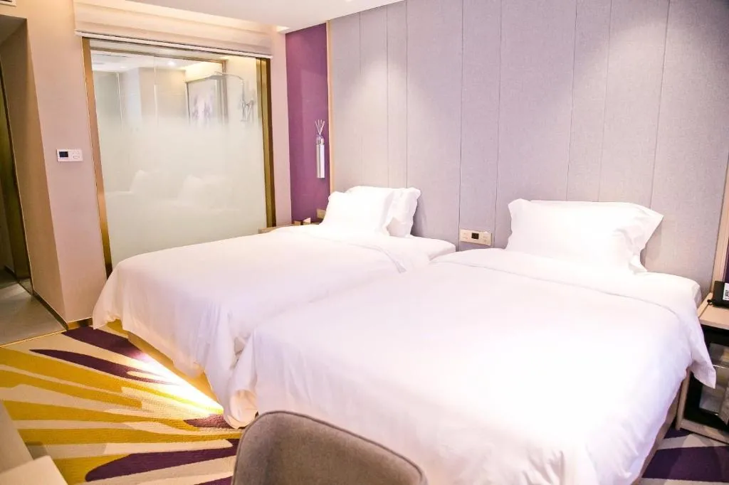 Image of Lavande Hotels·Shenzhen North Railway Station Longhua Yicheng Center