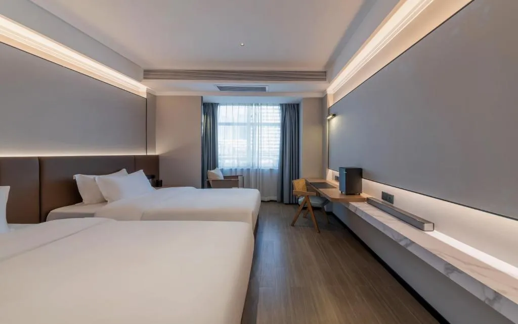 Image of Luyue Hotel Movie Hotel Huaqiangbei Convention and Exhibition Center Branch