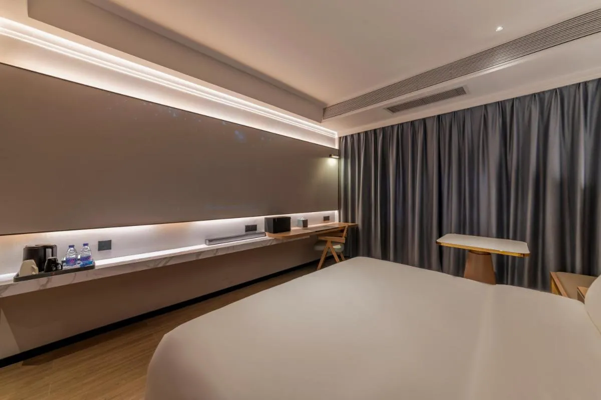 Image 3 of Luyue Hotel Movie Hotel Huaqiangbei Convention and Exhibition Center Branch