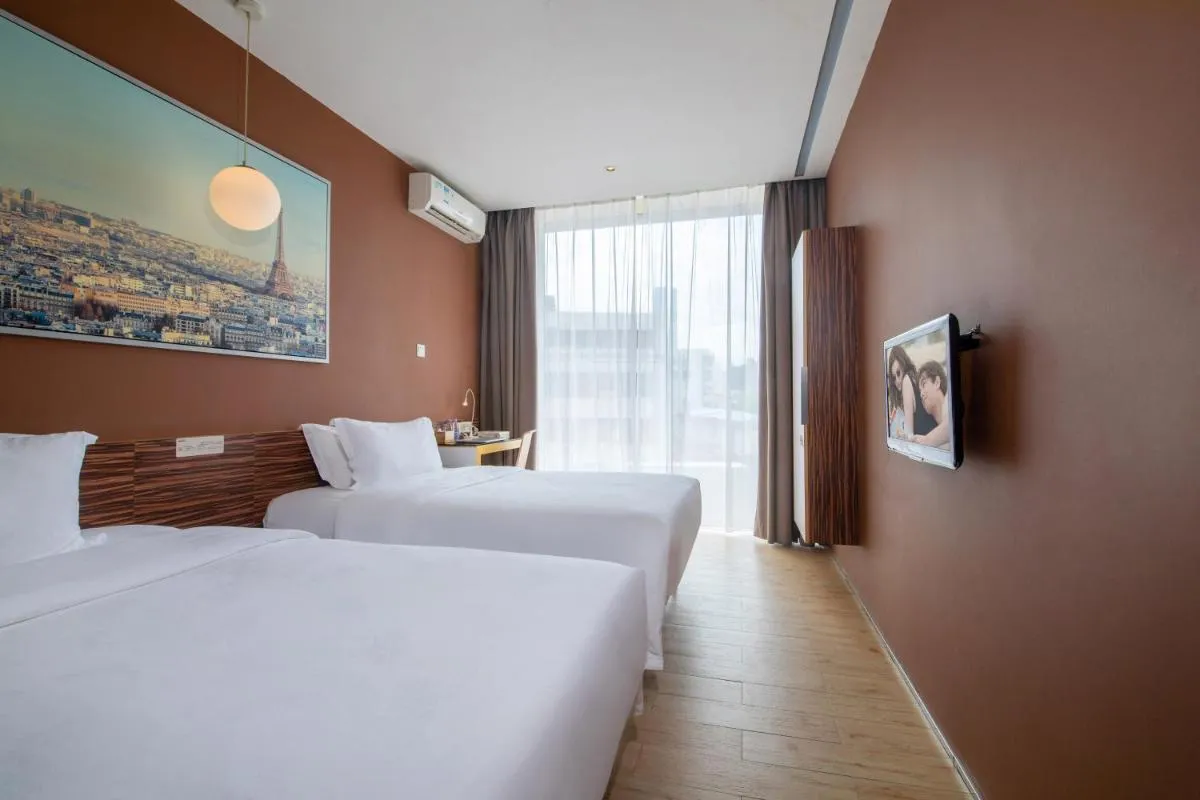 Image 6 of Shenzhen Dongmen Colour Hotel