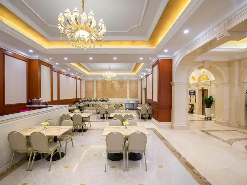 Image 2 of Vienna Hotel Shenzhen Bantian South Huancheng Road