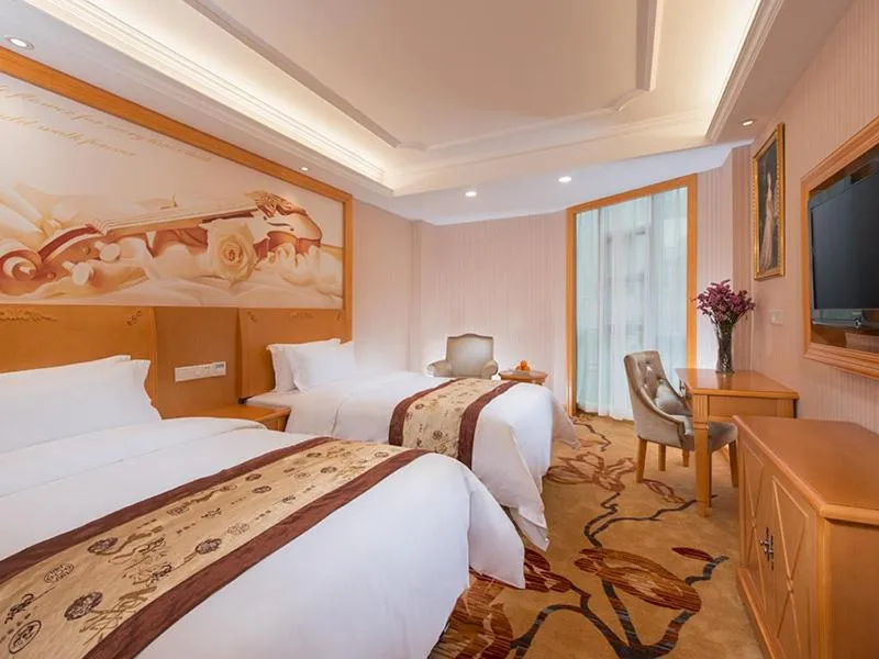 Image 1 of Vienna Hotel Shenzhen Dongmen Old Street