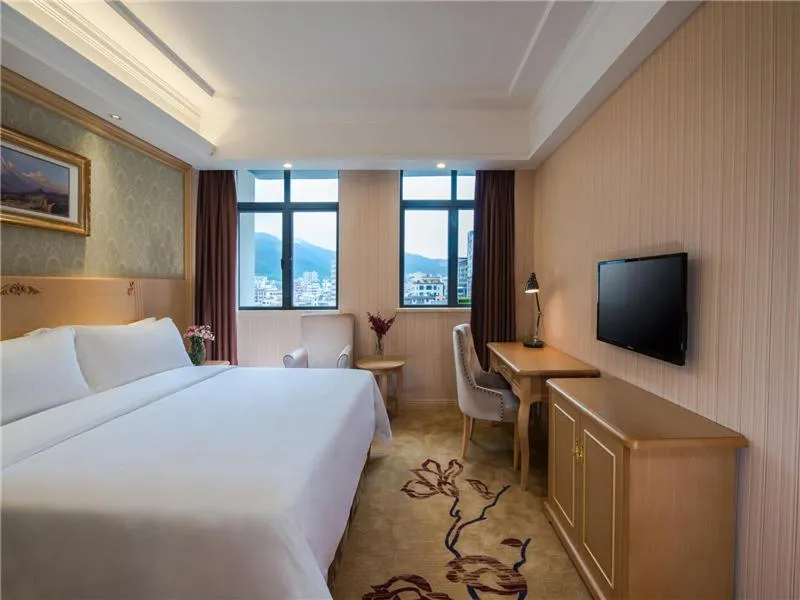 Image 1 of Vienna Hotel Shenzhen East Railway Station