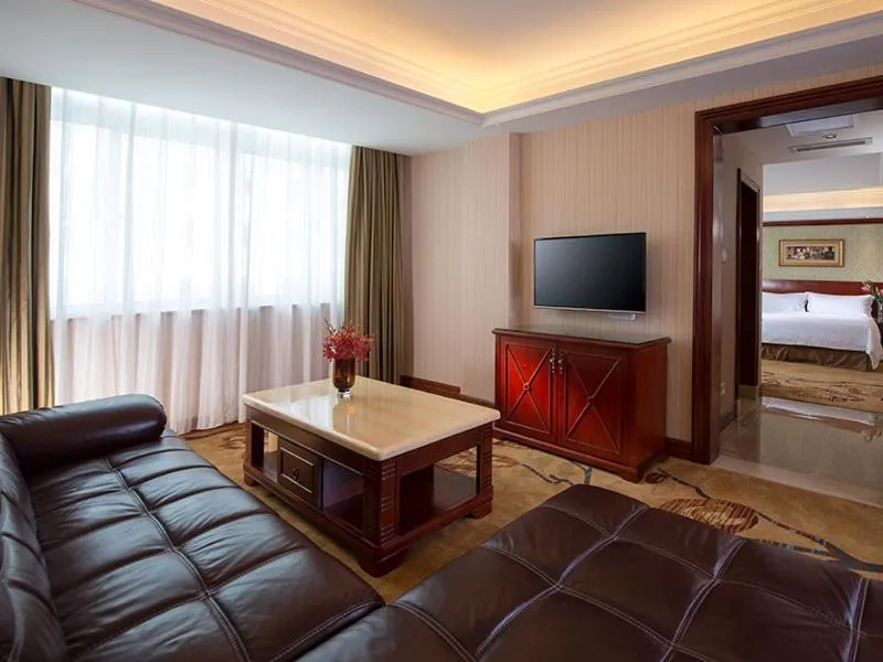 Image 2 of Vienna Hotel Shenzhen Futian Bagua Road