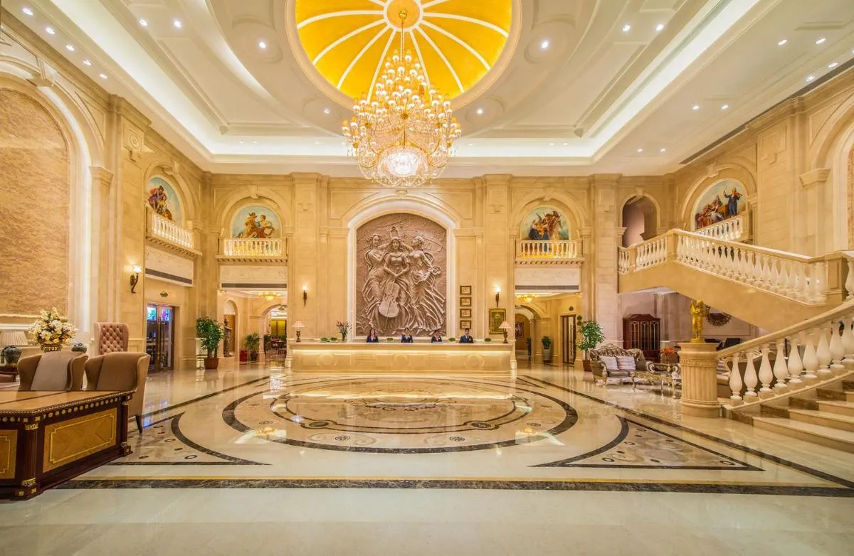 Image 1 of Vienna Hotel Shenzhen Huaqiang North