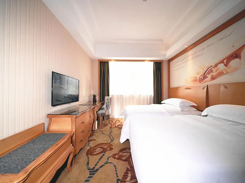 Image 1 of Vienna Hotel Shenzhen Nanxin Road