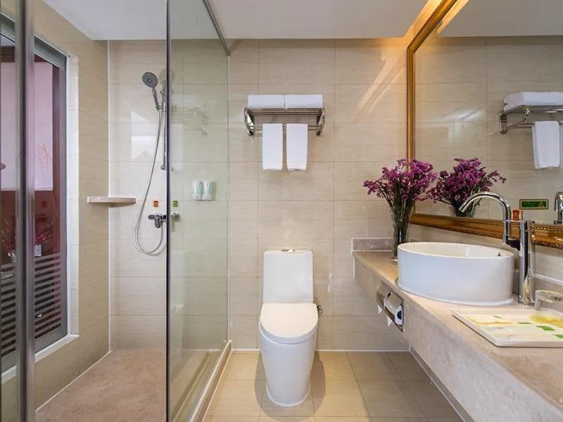 Image 2 of Vienna Hotel Shenzhen Shuiku New Village