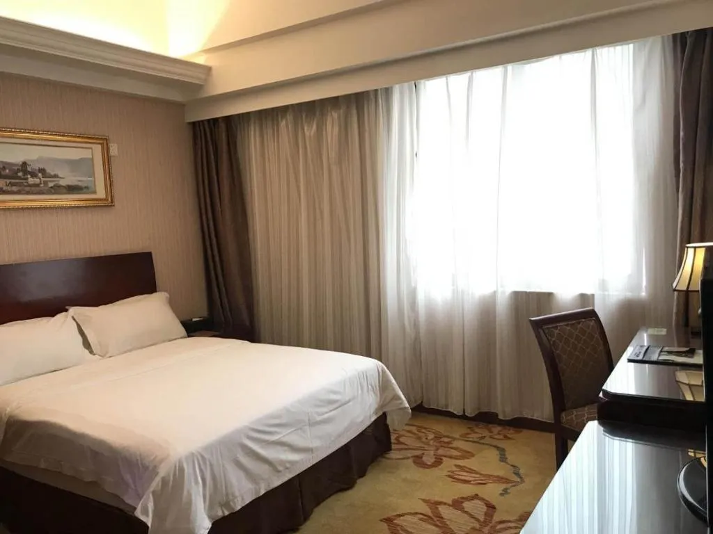 Image of Vienna Hotel Shenzhen Yinhu Bus Station