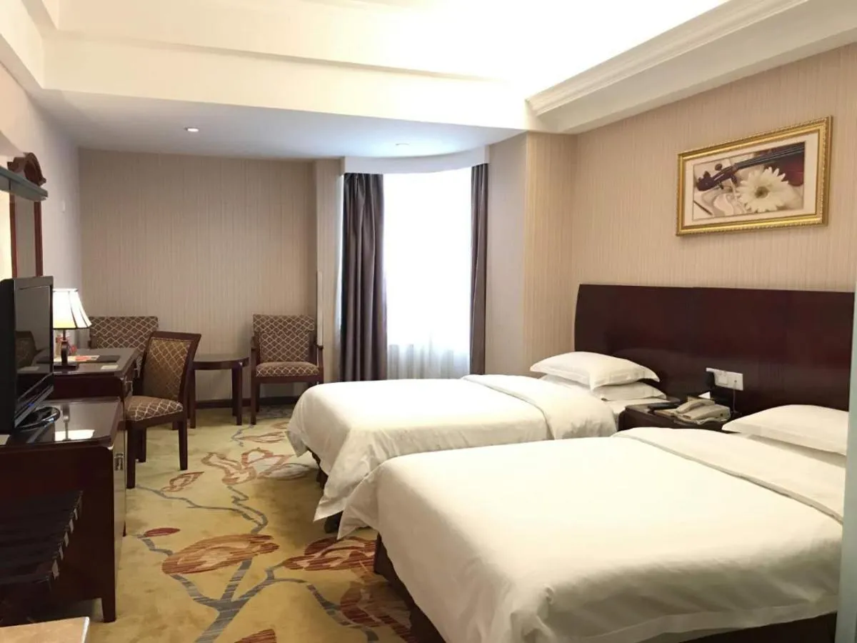 Image 1 of Vienna Hotel Shenzhen Yinhu Bus Station