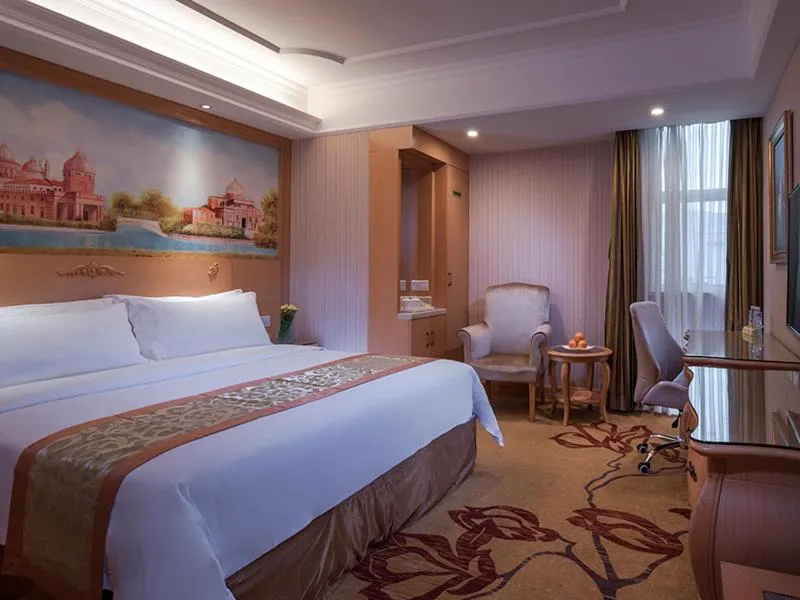 Image 2 of Vienna International Hotel Shenzhen Jingtian