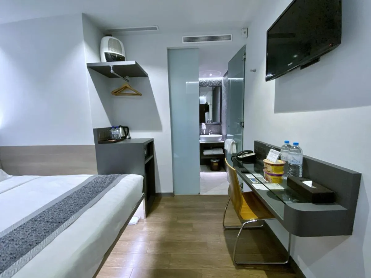 Image 2 of Bliss Hotel Singapore