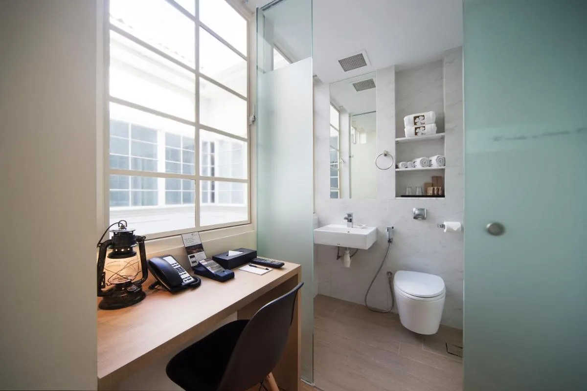 Image 2 of Hotel Clover 769 North Bridge Road