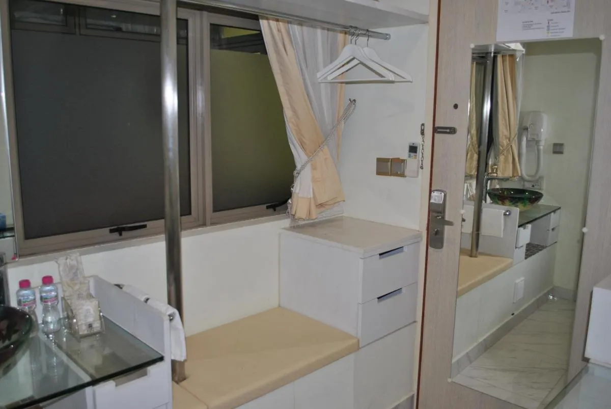 Image 1 of Jayleen Clarke Quay Hotel