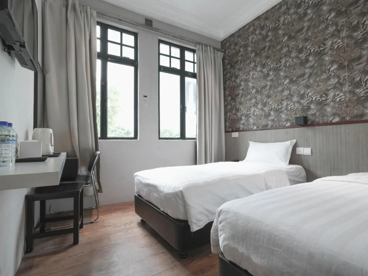 Image 1 of Noble Hotel