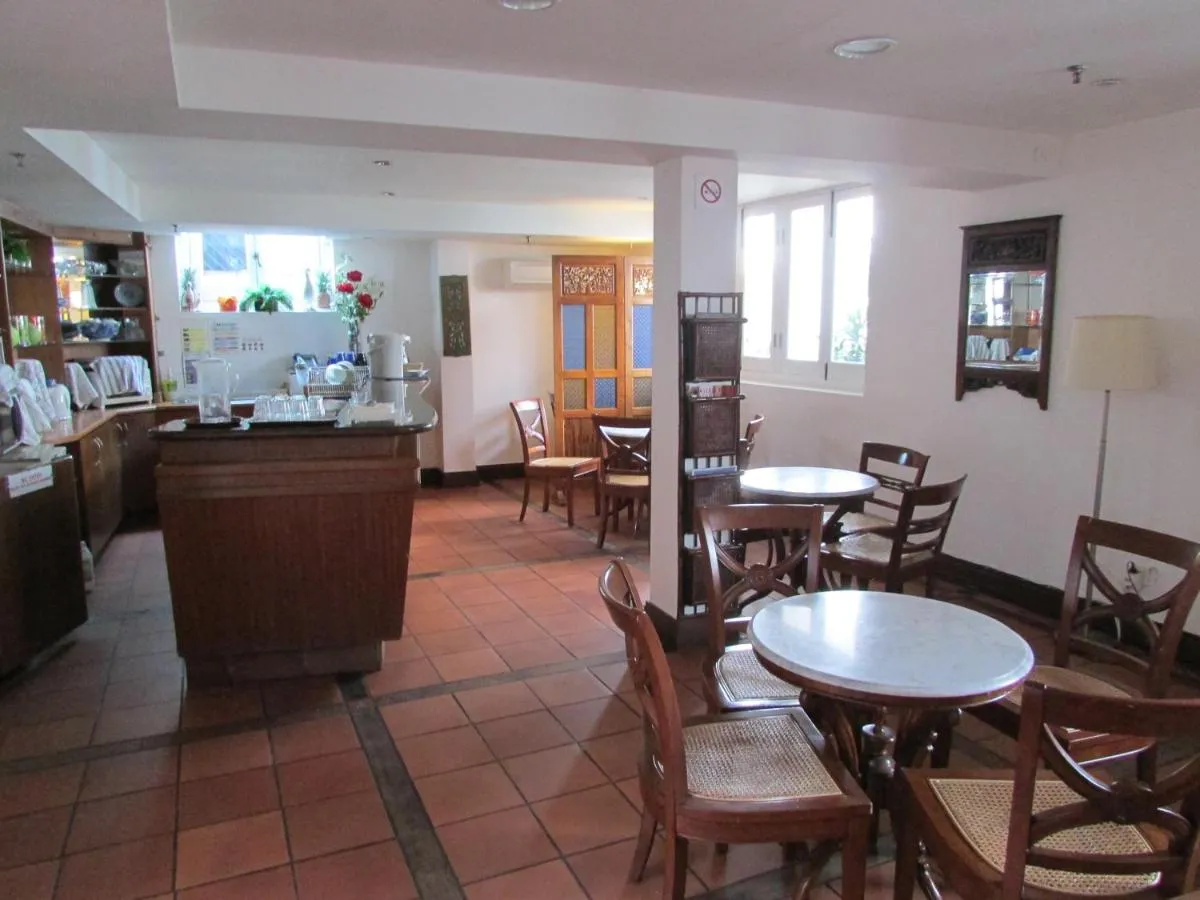 Image 2 of Perak Hotel