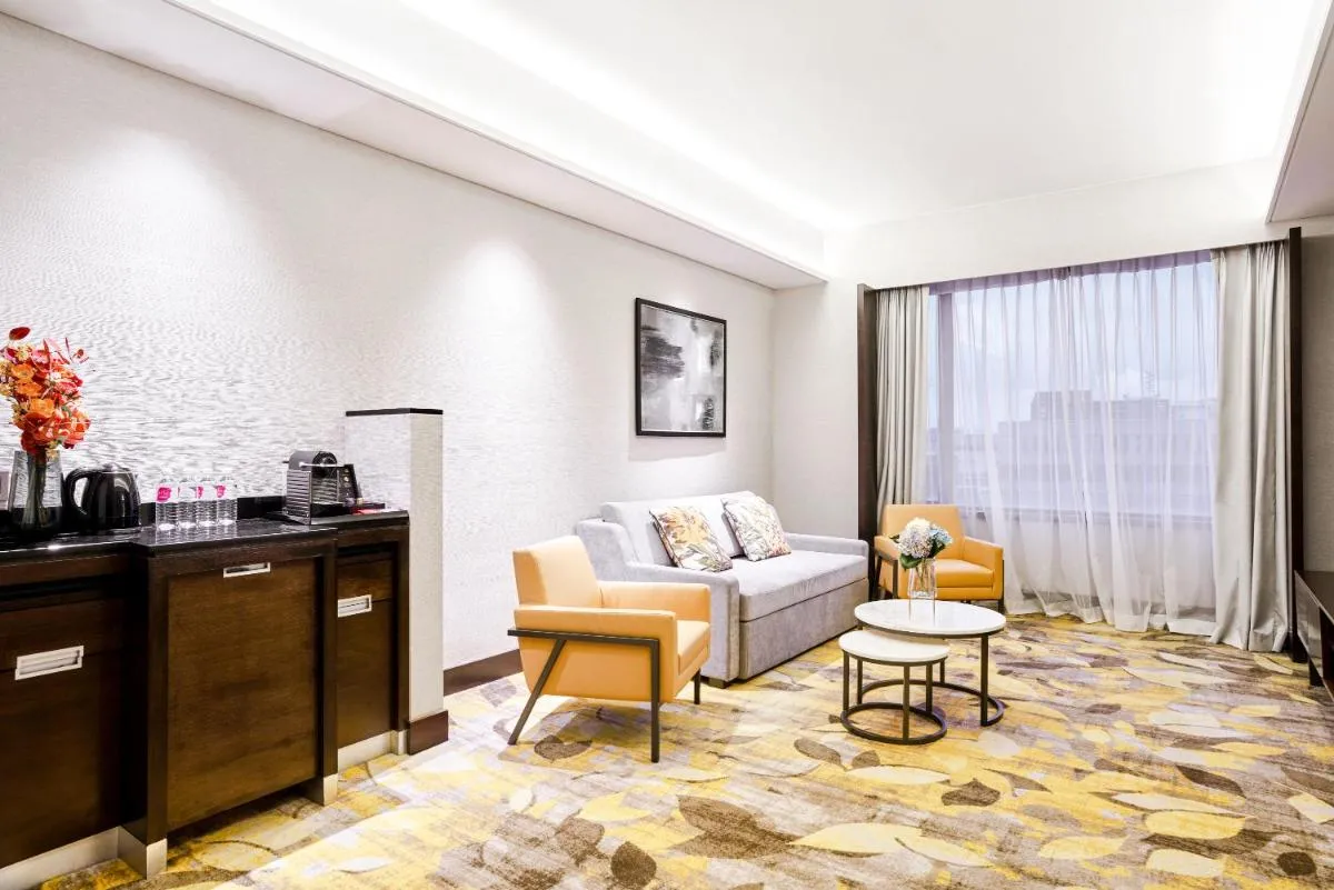 Image 2 of Royal Plaza on Scotts