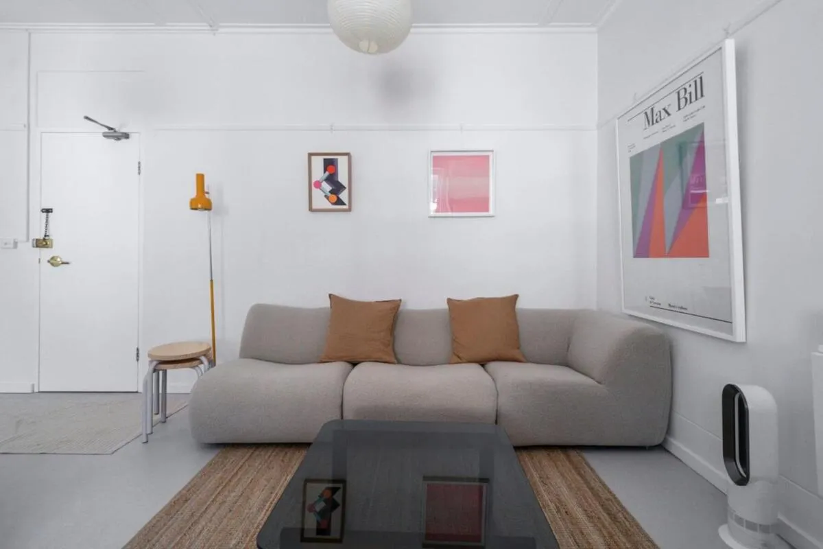 Image 2 of 1920s Art-Deco Apartment in the Heart of the City