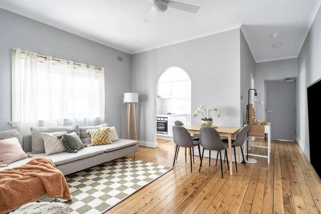 Image 3 of 2B Beach Escape @ 89 Roscoe