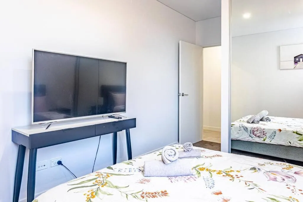 Image 6 of 2Bd 2Bth Lux Apartmt Hurstville