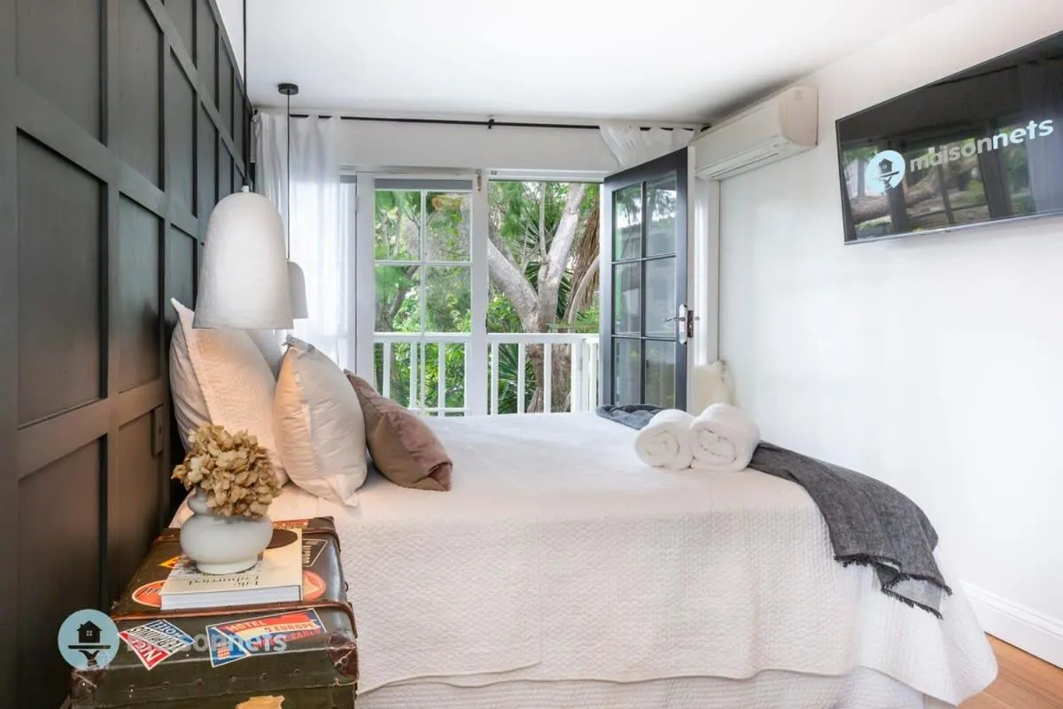 Image 6 of 2 Bedroom House with Courtyard and Aircon