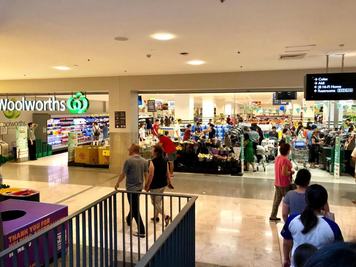 Image 4 of 2 bedroom high rise apartment