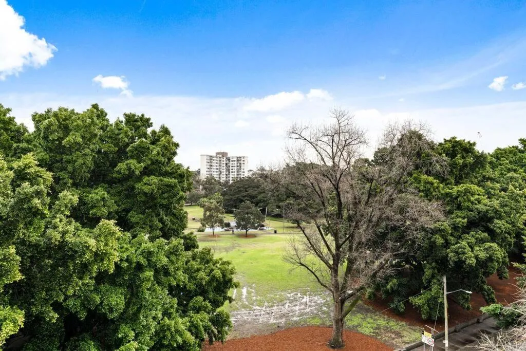 Image 5 of 3Bds& FishM &Citylife Super Cozy