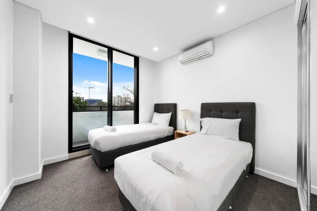 Image 1 of 3Bds& FishM &Citylife Super Cozy