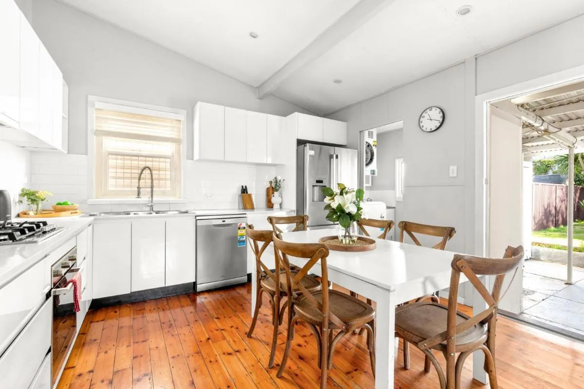 Image 3 of 3-Bed Family Home with Garden & Alfresco Dining