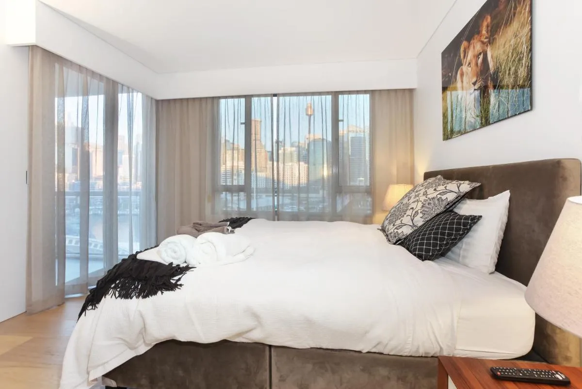 Image 1 of 3 Bedroom Darling Harbour Apartment