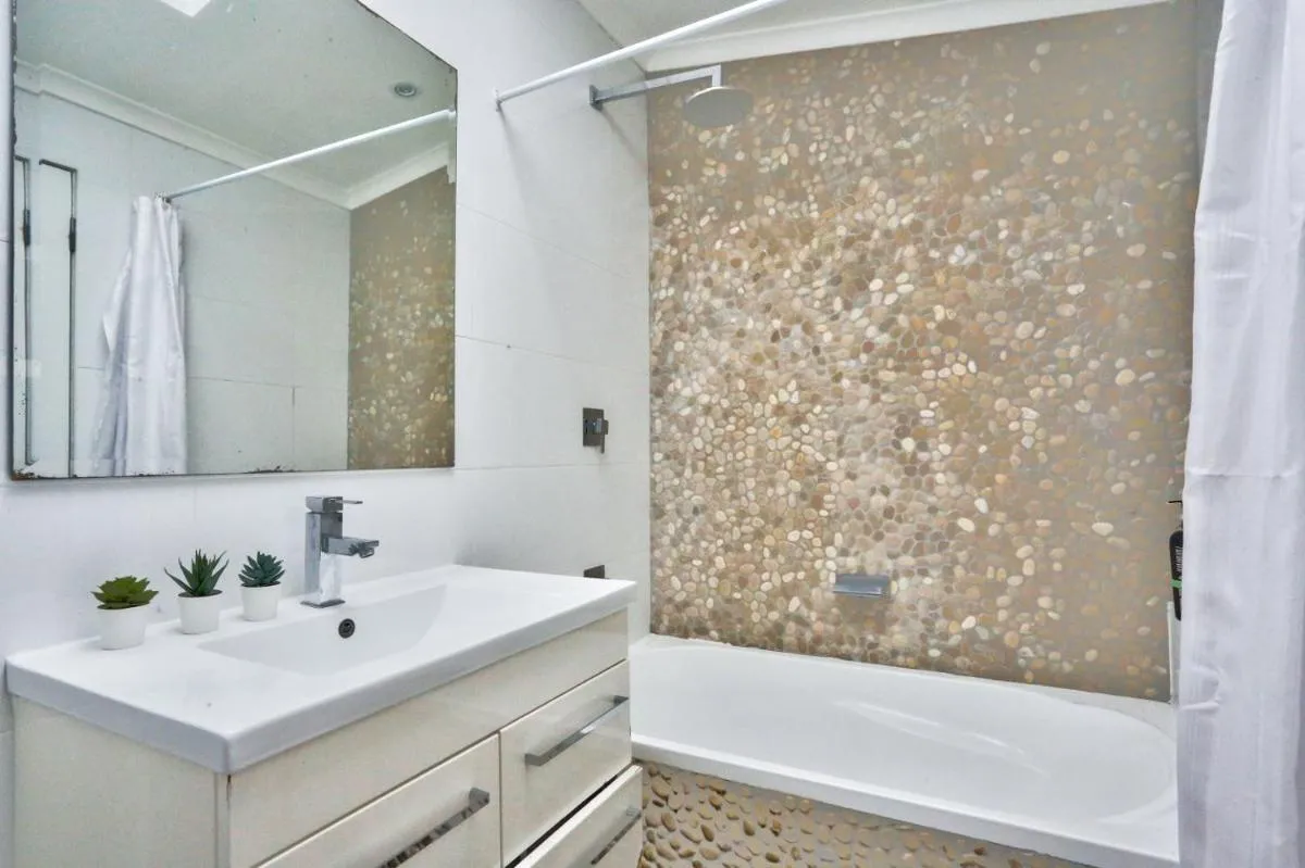 Image 2 of 3 Bedroom House Family Friendly Surry Hills 2 E-Bikes Included