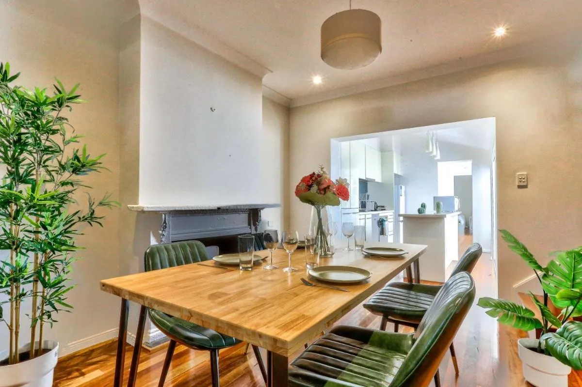 Image 3 of 3 Bedroom House Family Friendly Surry Hills 2 E-Bikes Included