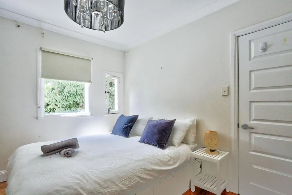 Image 1 of 3 Bedroom House Family Friendly Surry Hills 2 E-Bikes Included