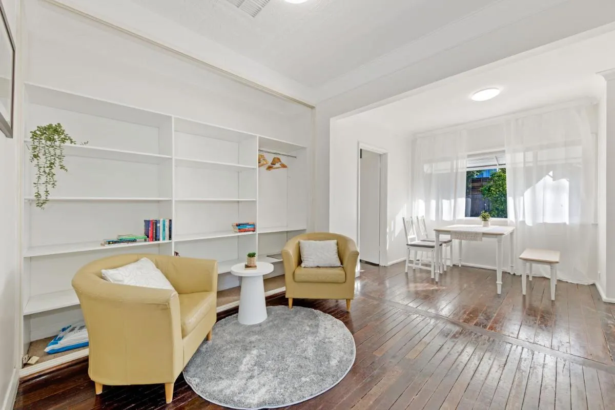 Image 4 of 3 bedroom house with Wi-Fi, Netflix, AC, Timber Floor, Well-fenced