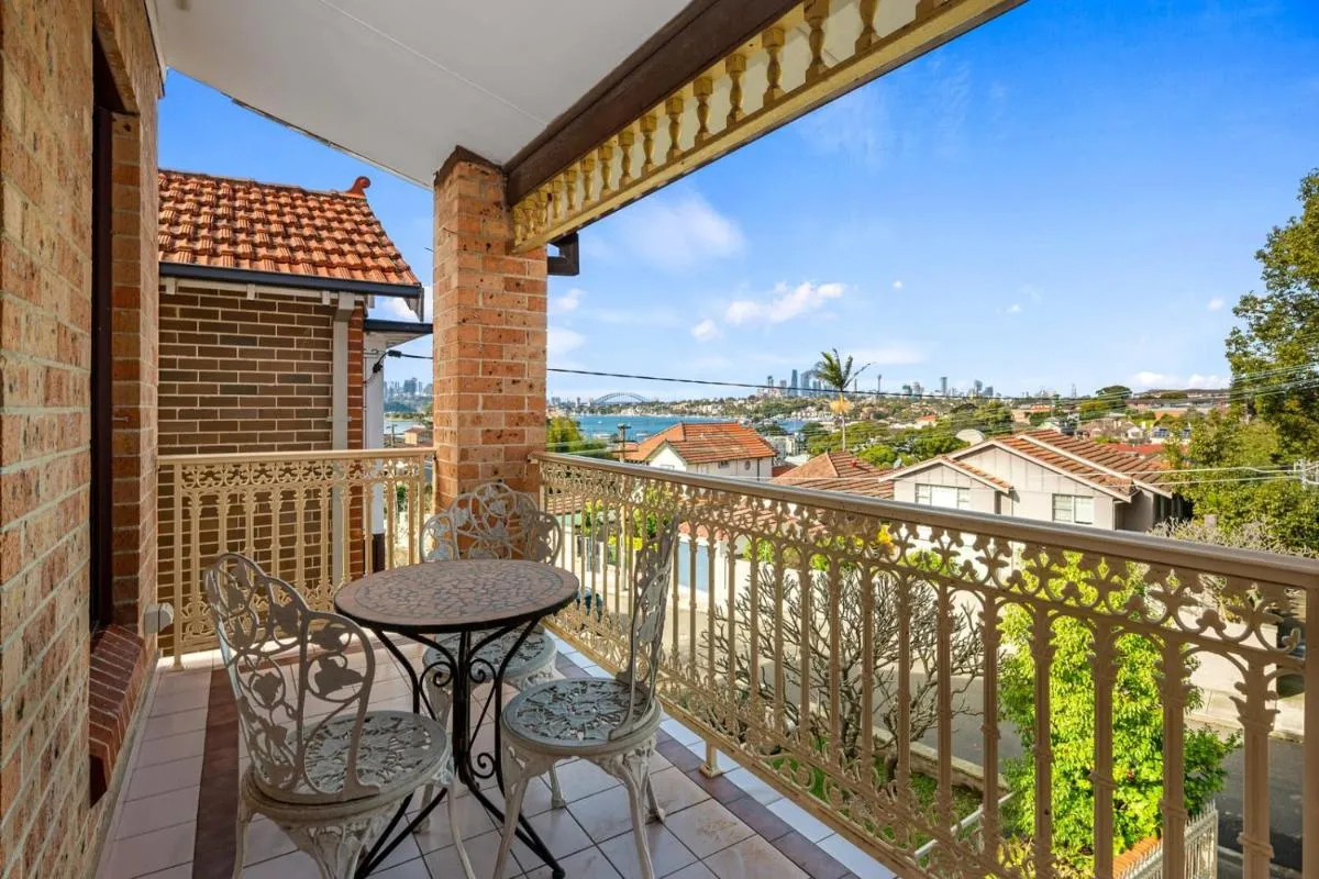 Image 4 of 4 Br home near the Harbour