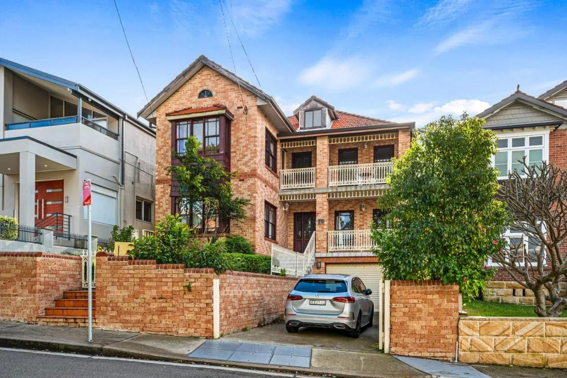 Image of 4 Br home near the Harbour